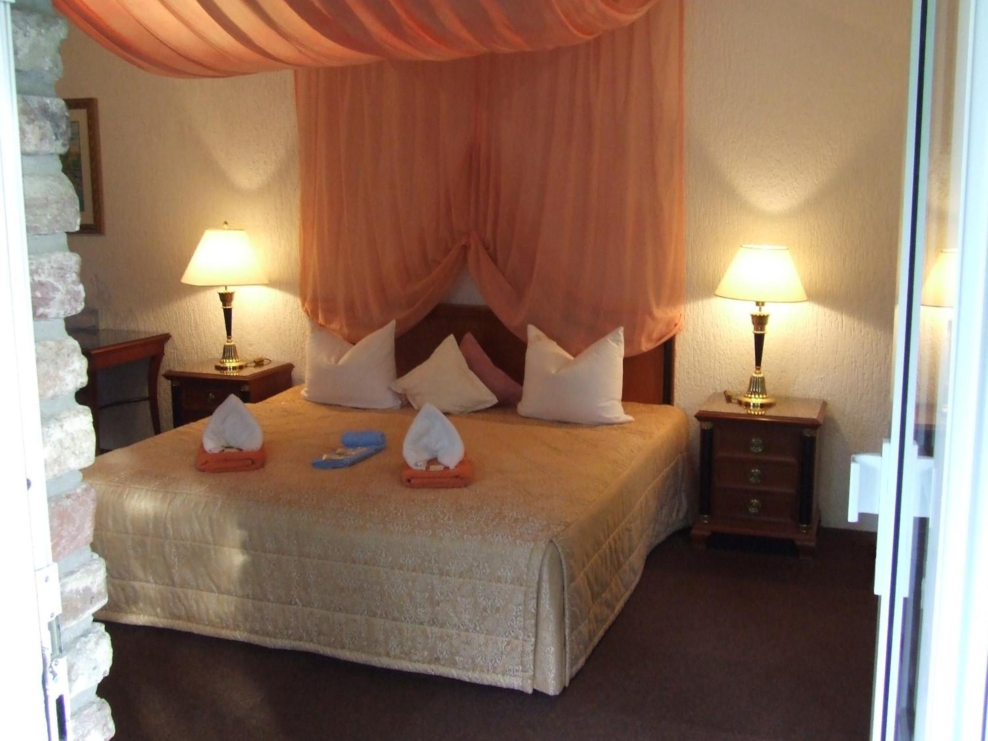 Hotel-Restaurant Orsoyer Hof Rheinberg Esterno foto